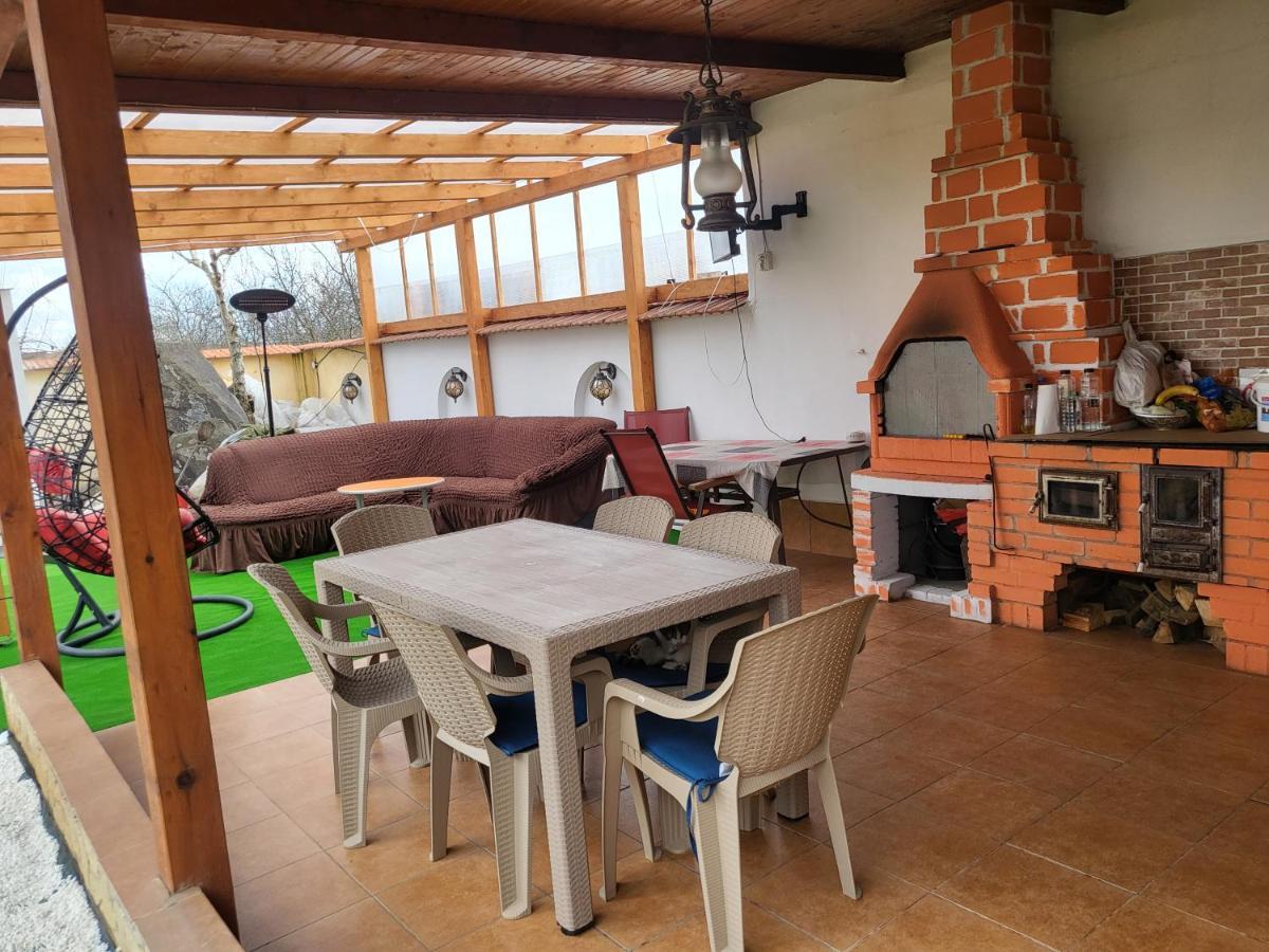Вилла Vila Ana Cu Terasa Gratar Si Jacuzzi Сату-Маре Экстерьер фото